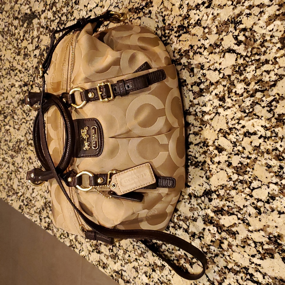 Coach bag/ cross body with adjustable strap